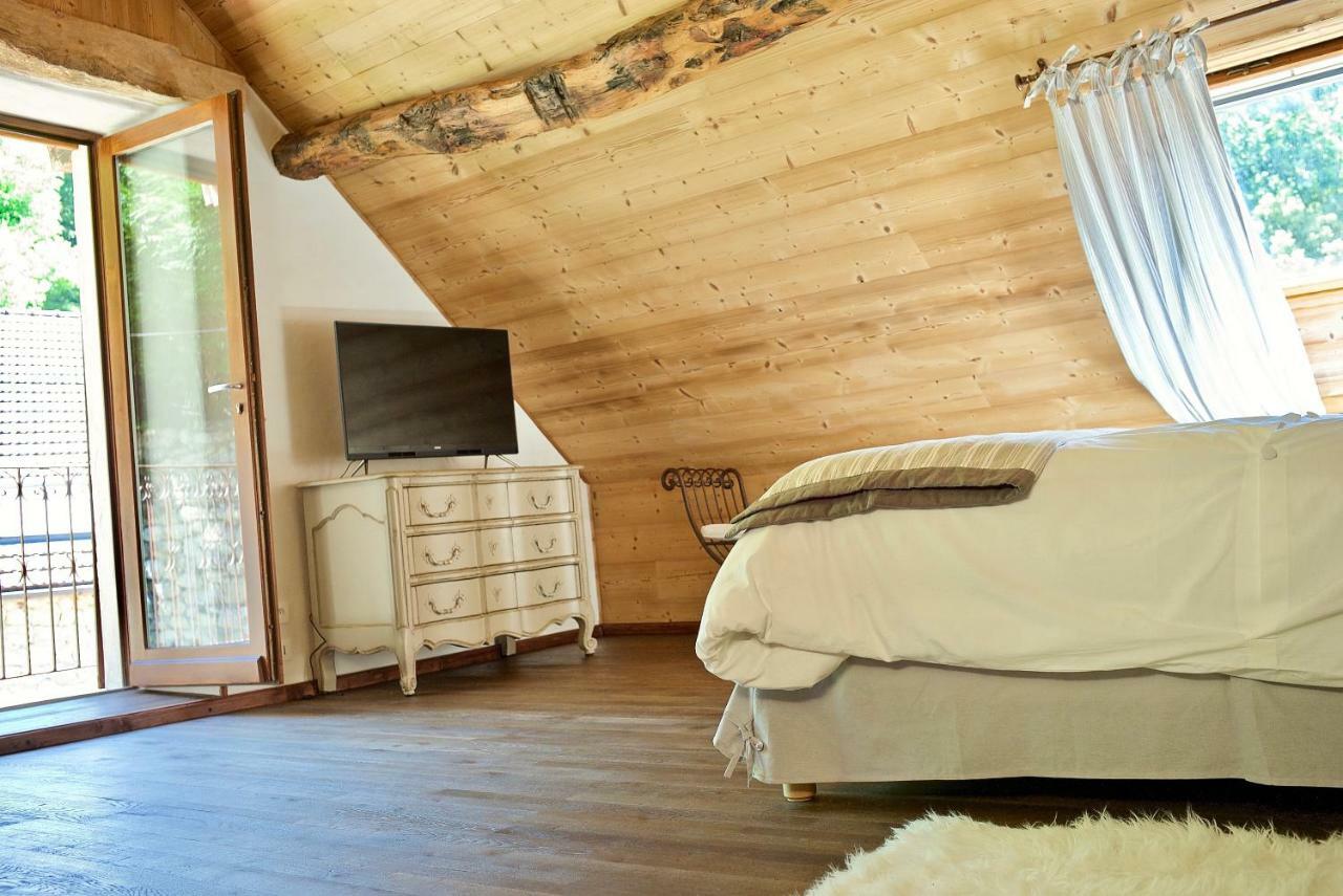 Yenne Chambres D'Hotes Des Lodges De La Cascade المظهر الخارجي الصورة