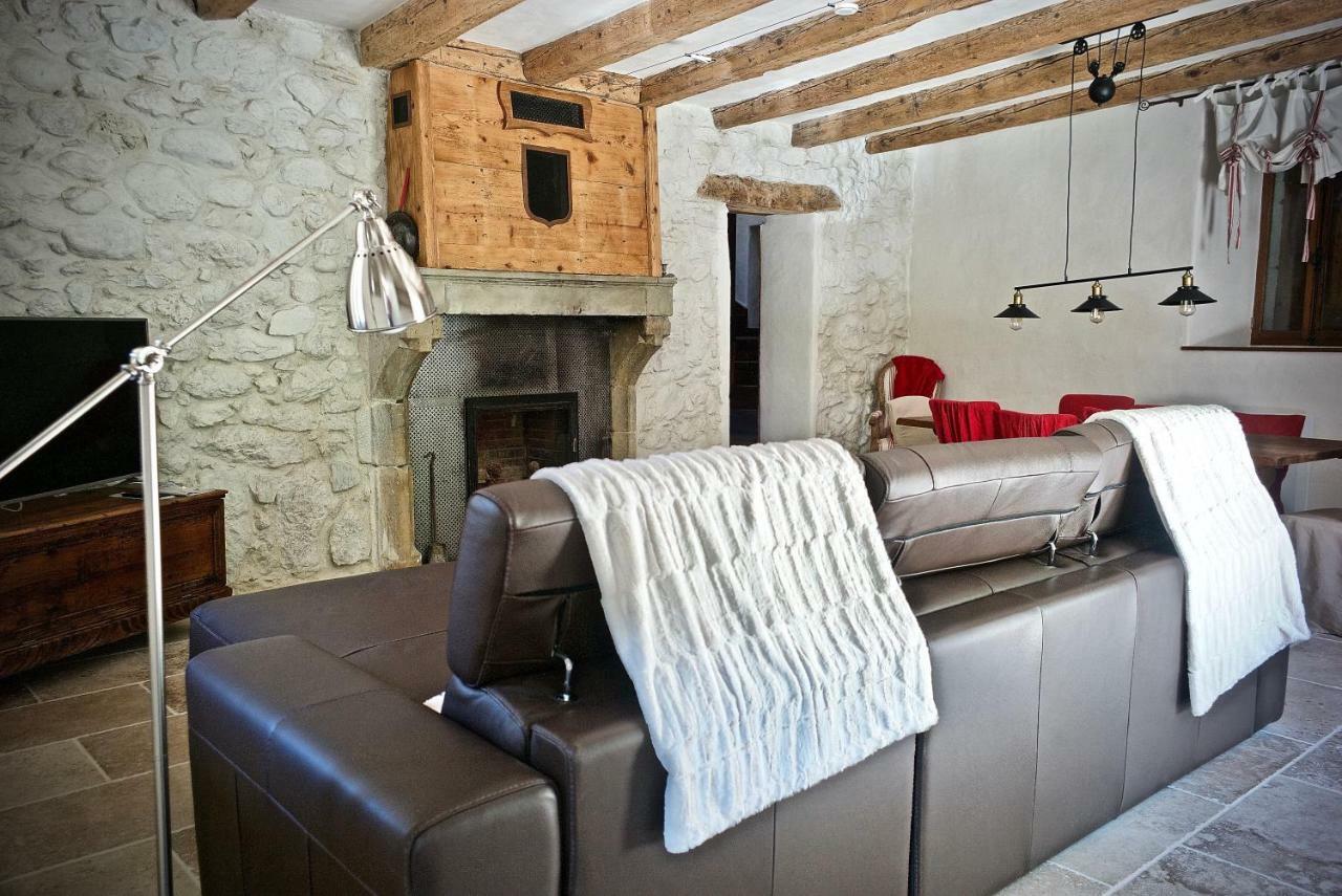Yenne Chambres D'Hotes Des Lodges De La Cascade المظهر الخارجي الصورة