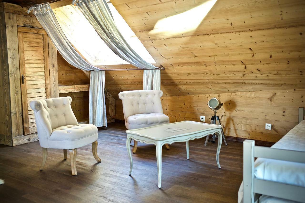 Yenne Chambres D'Hotes Des Lodges De La Cascade المظهر الخارجي الصورة